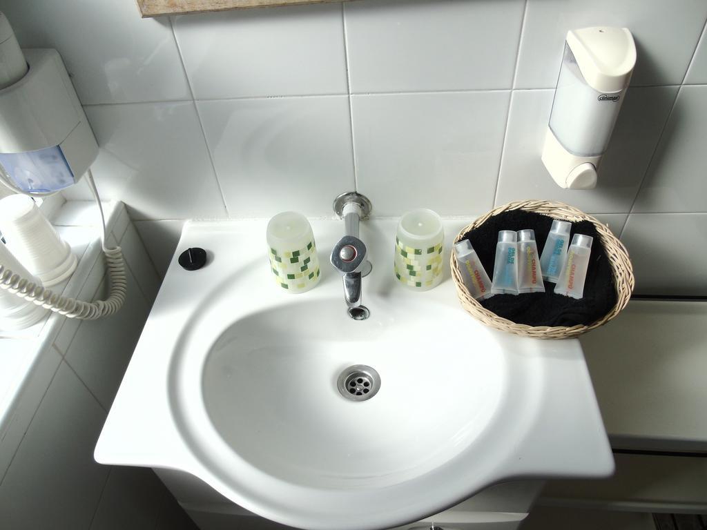 Hostal Aribau Barcelona Eksteriør billede