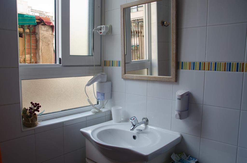 Hostal Aribau Barcelona Værelse billede