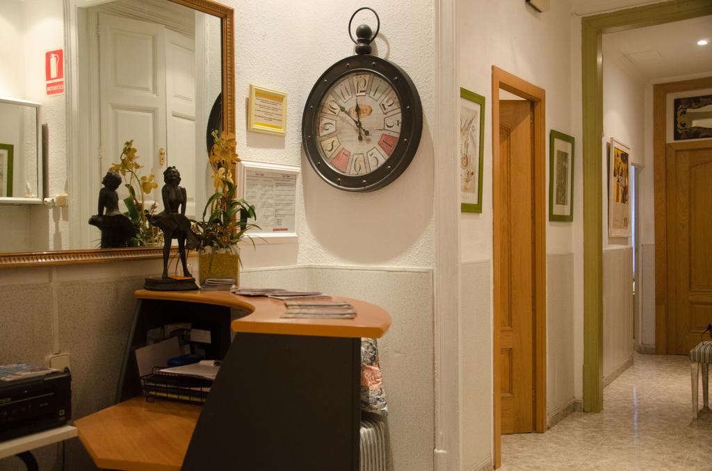 Hostal Aribau Barcelona Værelse billede