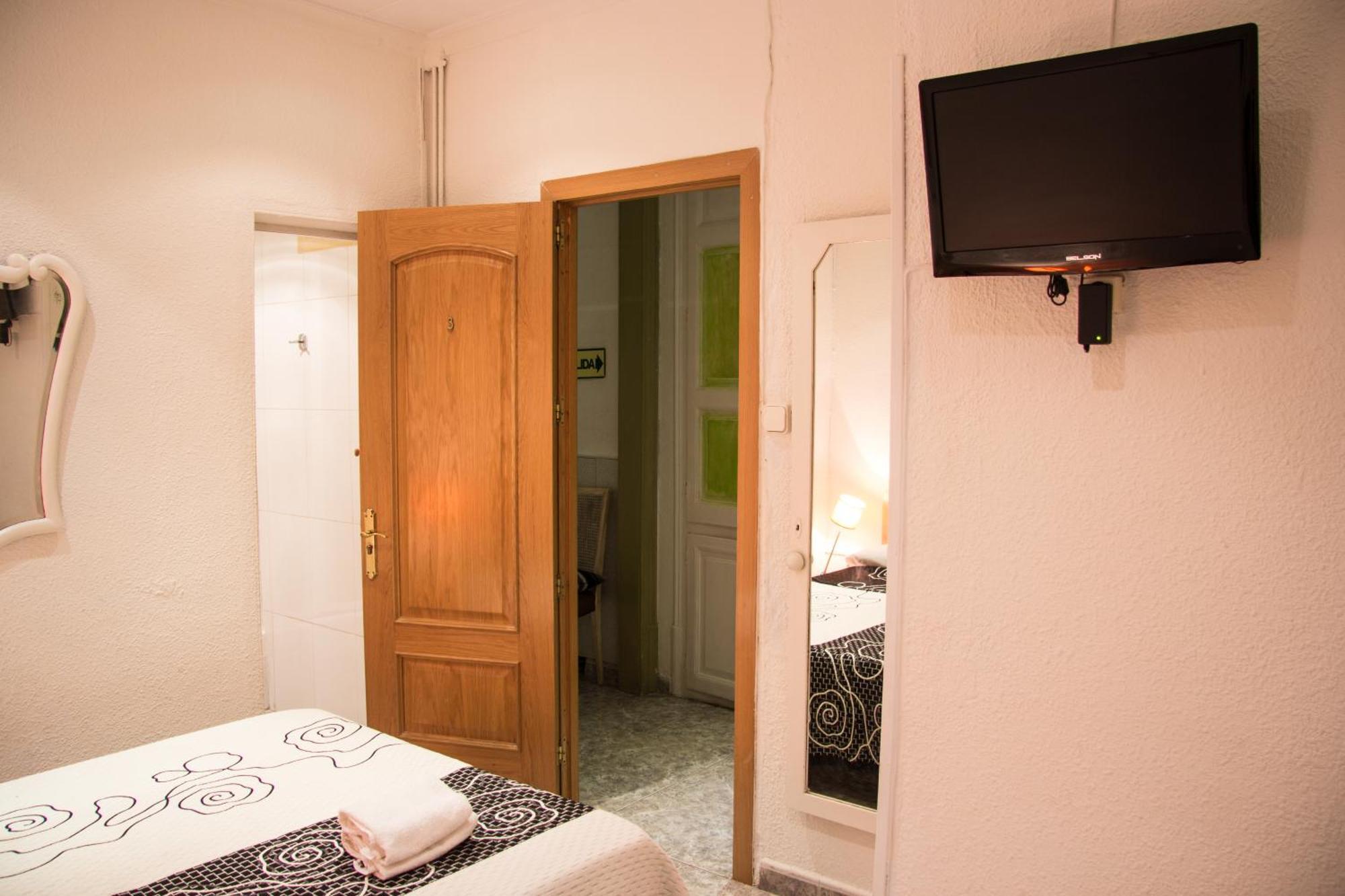 Hostal Aribau Barcelona Eksteriør billede