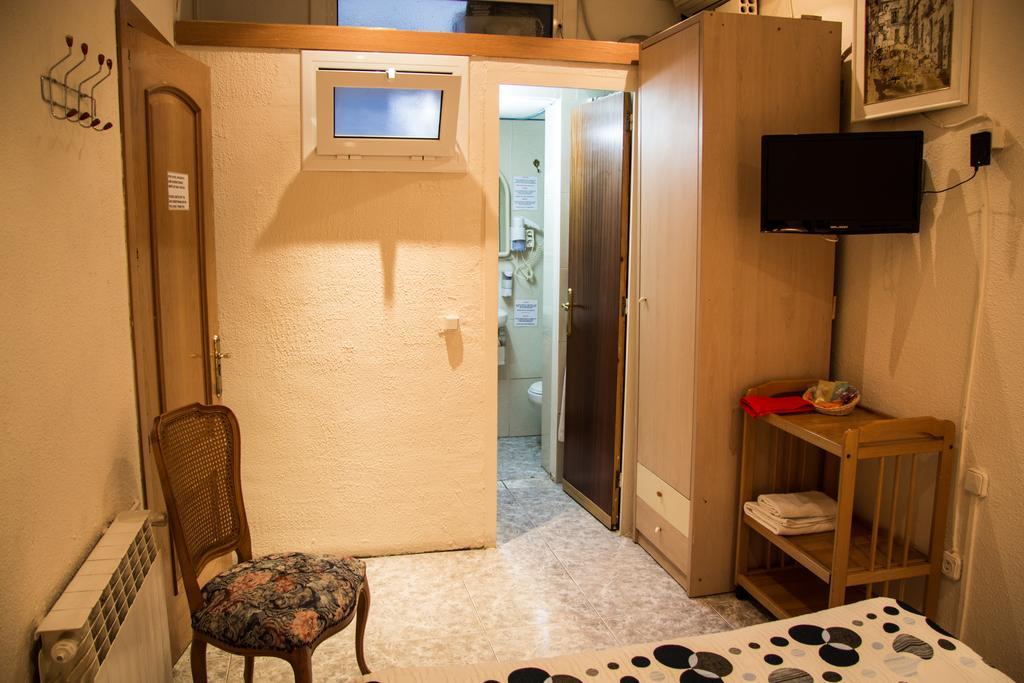 Hostal Aribau Barcelona Eksteriør billede