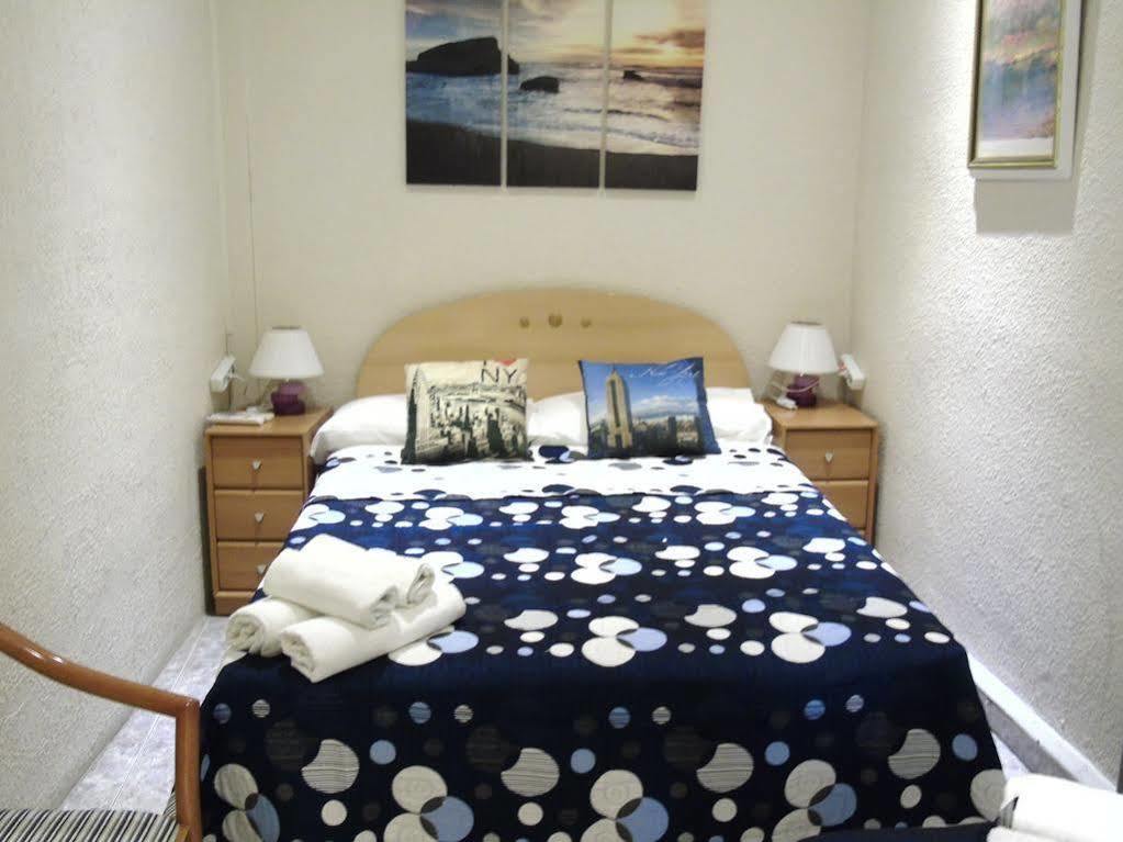 Hostal Aribau Barcelona Eksteriør billede