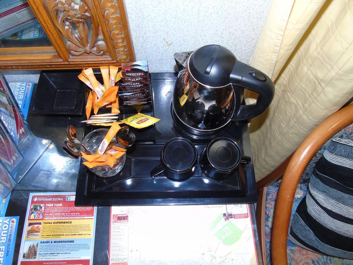 Hostal Aribau Barcelona Eksteriør billede